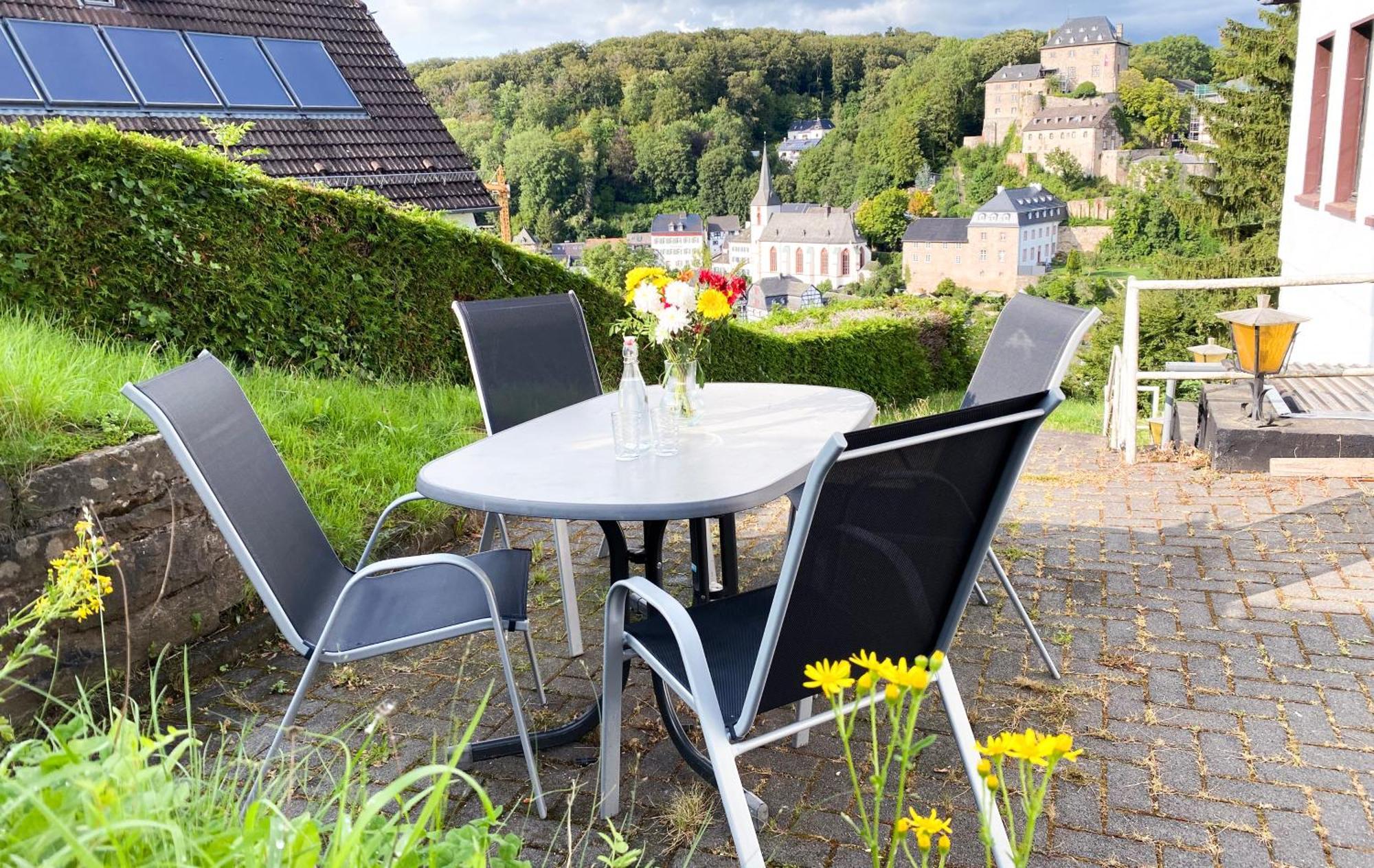 Greenhouse Living "Haus Blankenheim" - Burgblick I Urlaub Mit Hund - 30 Minuten Zum Phantasialand & Nuerburgring Blankenheim  Exteriér fotografie